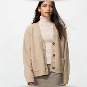 New Uniqlo Revolve Women’s Soufflé Yarn Short Cardigan Button Down Beige Small